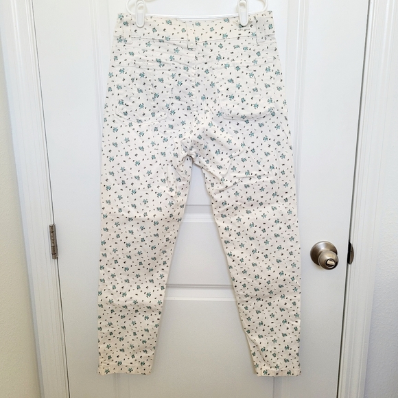 Lee White Cotton Blue Floral Body Shaping Jeans with Ankle Zippers Size 6 - Picture 6 of 12